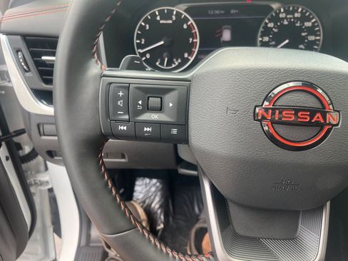 Used 2025 Nissan Rogue SV AWD/4WD image 16