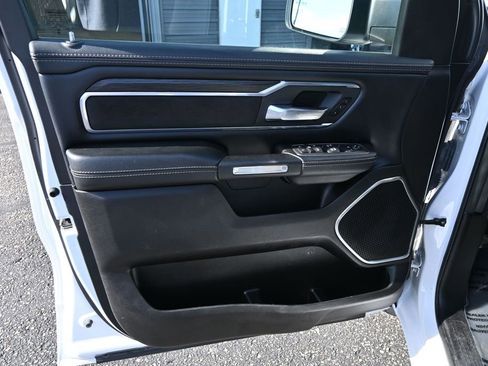 Used 2024 RAM 1500 Laramie AWD/4WD image 15