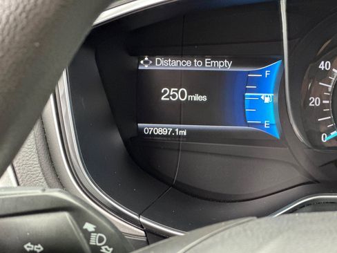 Used 2016 Ford Fusion SE image 19