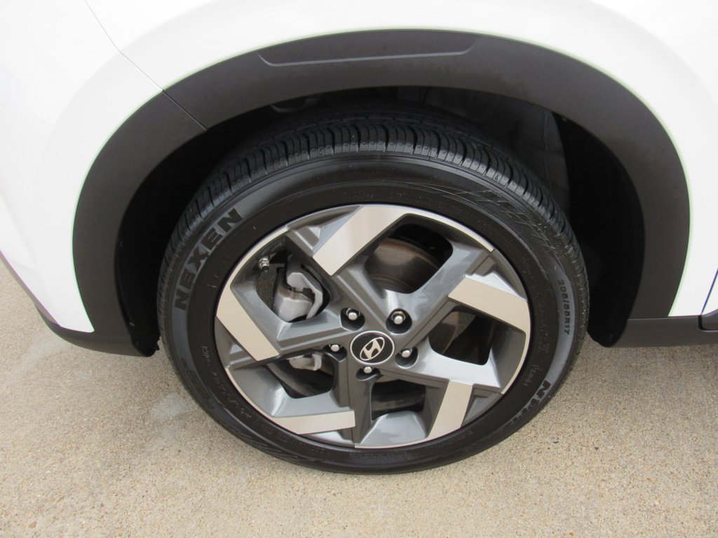 Certified 2025 Hyundai Venue SEL FWD image 10