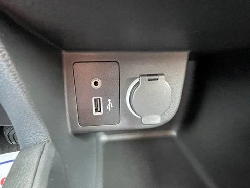 New 2025 Nissan Kicks Play S image 28