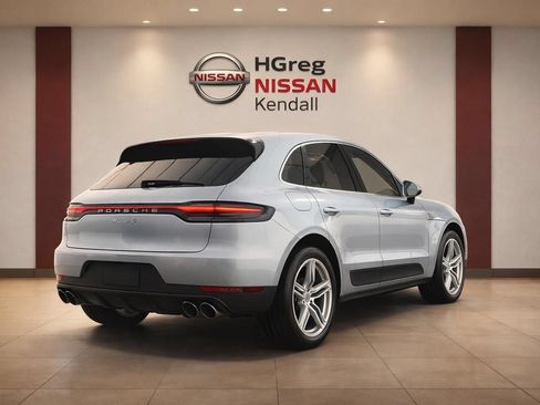 Used 2020 Porsche Macan S AWD/4WD image 2