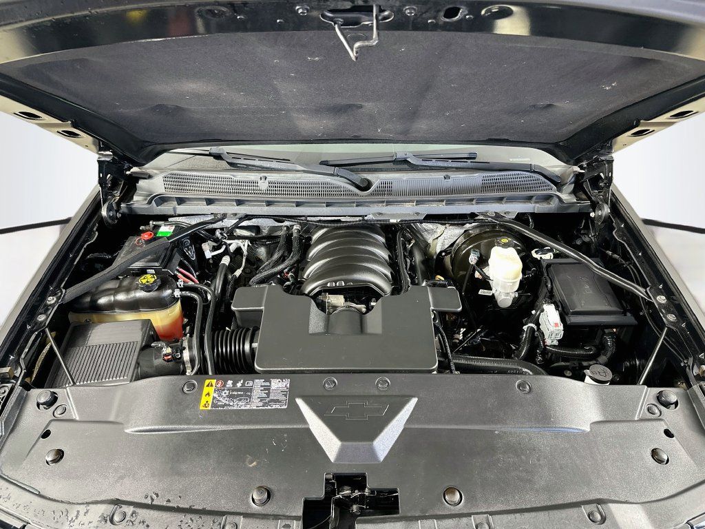 Used 2017 Chevrolet Silverado 1500 LT w/ Midnight Edition AWD/4WD image 34