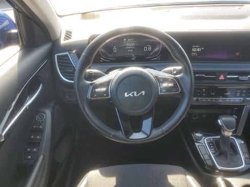 Used 2025 Kia Seltos S FWD image 14