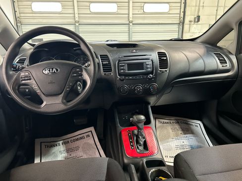 Used 2018 Kia Forte LX FWD image 4