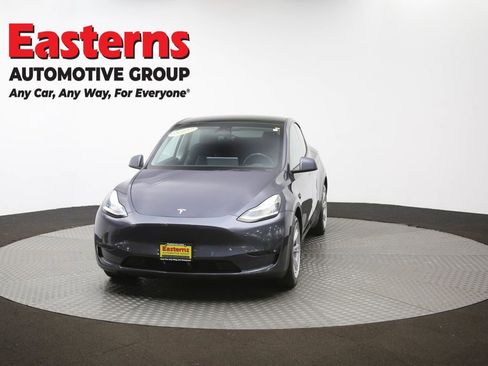Used 2022 Tesla Model Y Long Range image 51