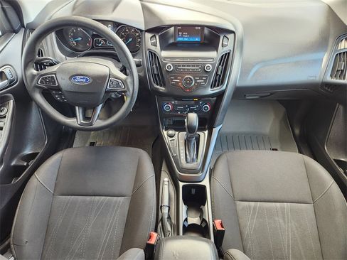 Used 2018 Ford Focus SE image 19