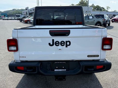 Used 2021 Jeep Gladiator Sport AWD/4WD image 5