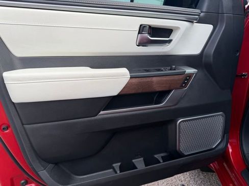 Used 2024 Toyota Sequoia Capstone image 13