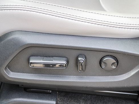 Used 2025 Honda Pilot EX-L image 24