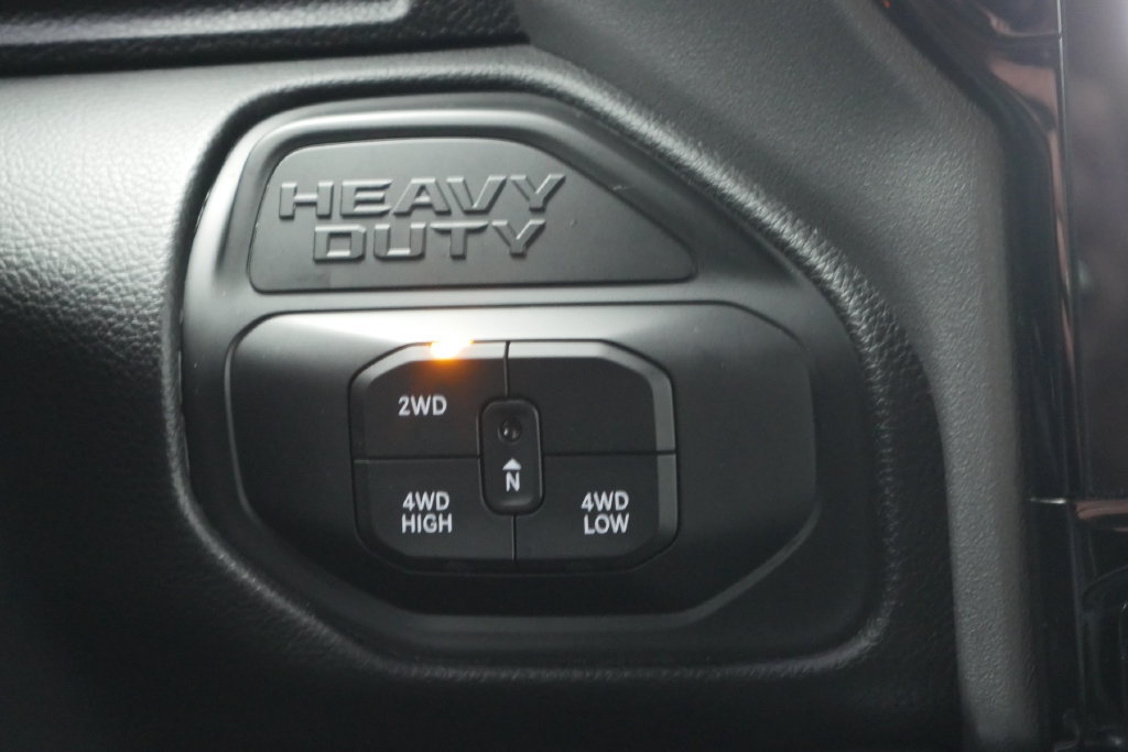 Used 2025 RAM 3500 Laramie AWD/4WD image 17
