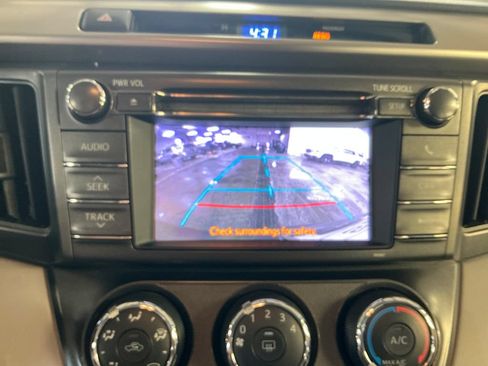 Used 2013 Toyota RAV4 LE AWD/4WD image 21