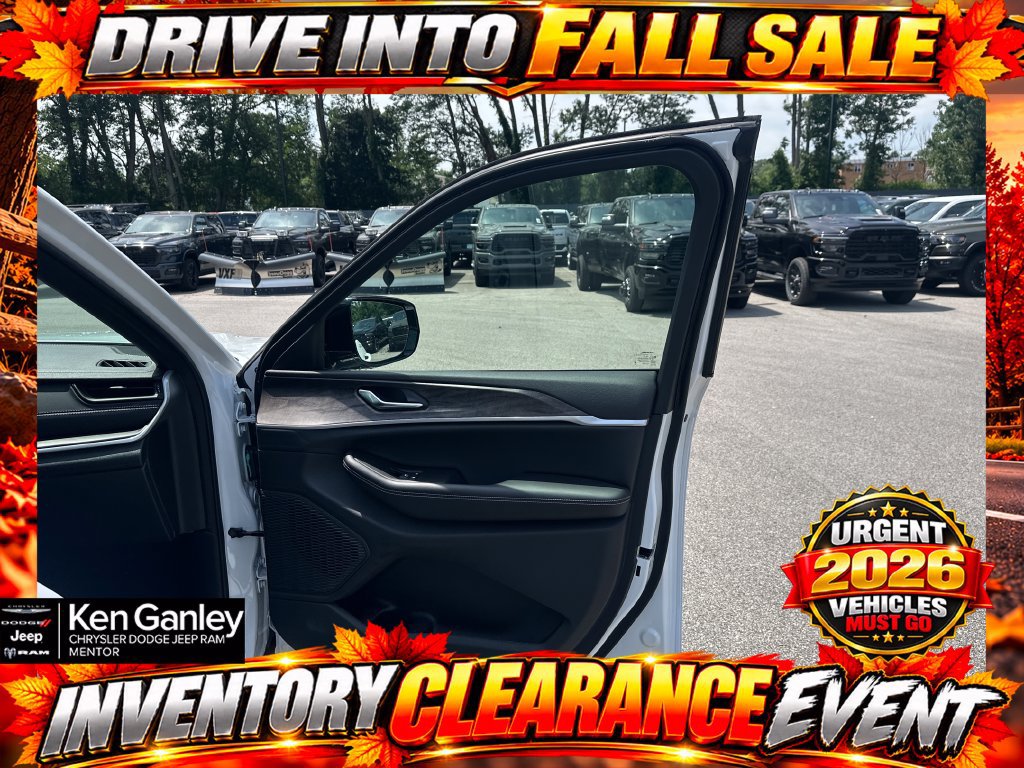New 2026 Jeep Grand Cherokee Limited w/ Limited Altitude Package AWD/4WD image 25