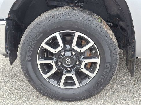 Used 2018 Toyota Tundra SR5 image 10