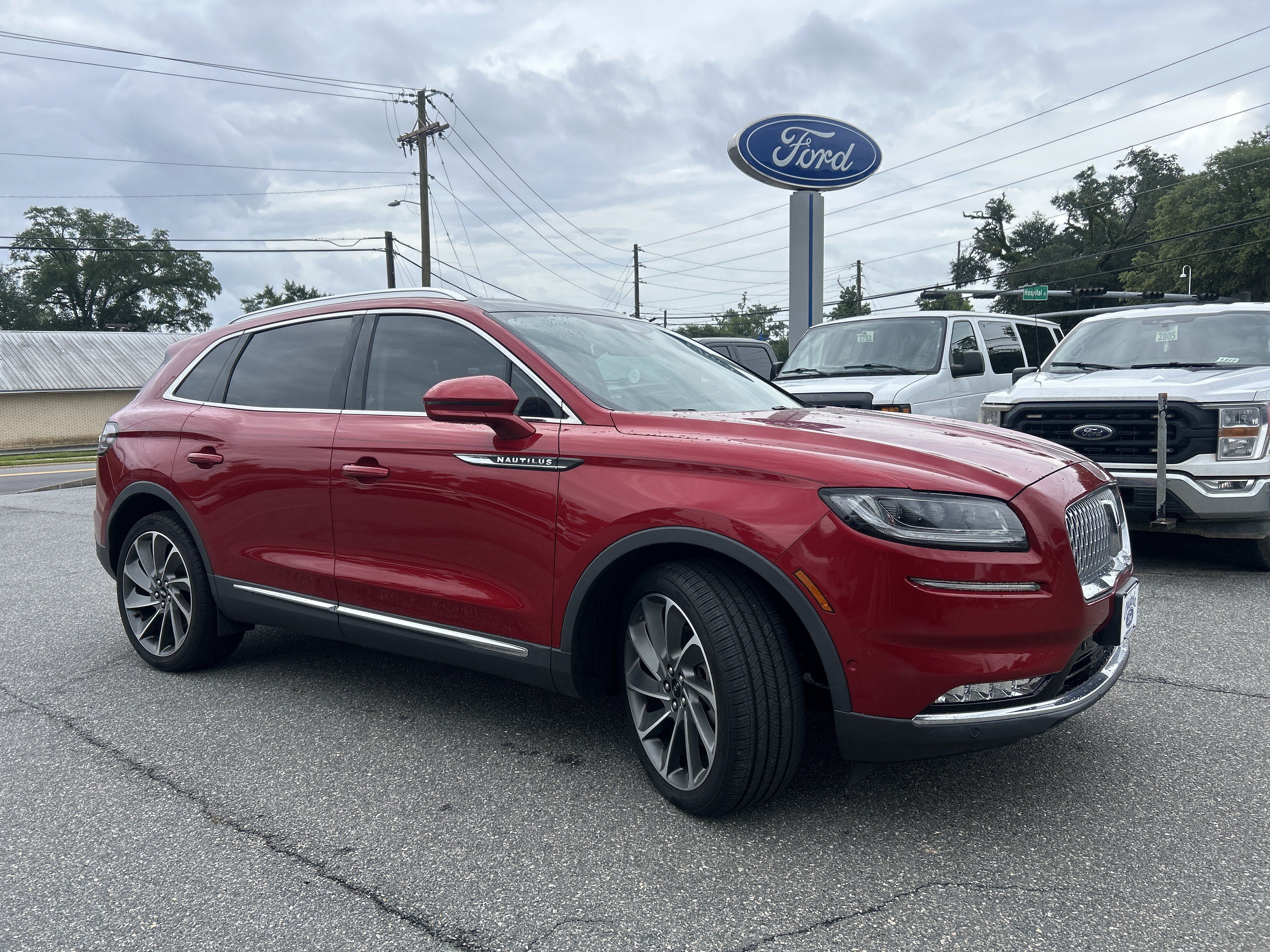 Used 2021 Lincoln Nautilus Reserve w/ Equipment Group 202A AWD/4WD image 1