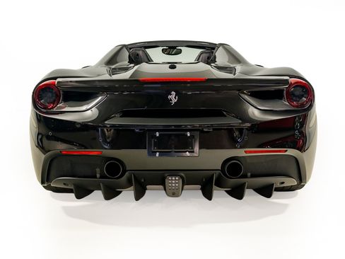 Used 2018 Ferrari 488 Spider RWD image 18
