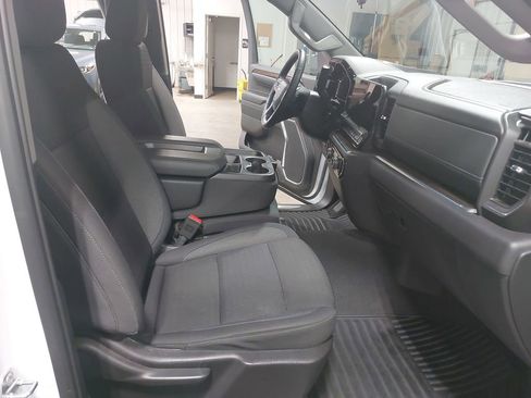 Used 2024 Chevrolet Silverado 1500 LT AWD/4WD image 10