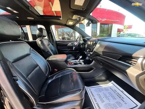 Used 2022 Chevrolet Traverse Premier w/ Redline Edition FWD image 9