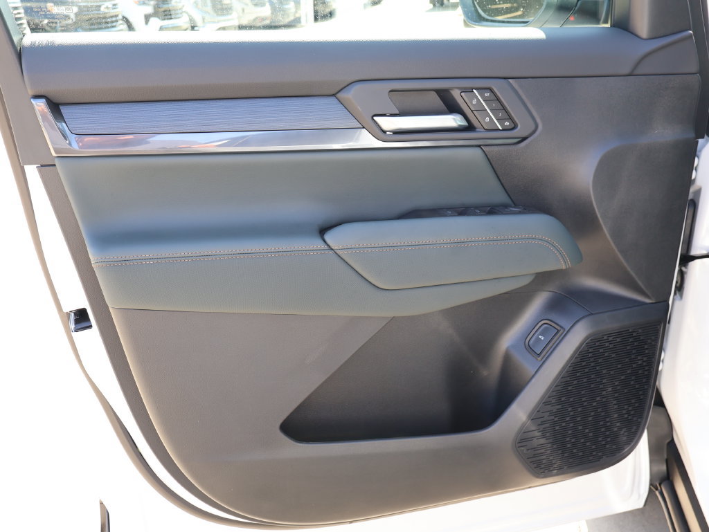 New 2027 GMC Terrain AT4 w/ Convenience Package III AWD/4WD image 11