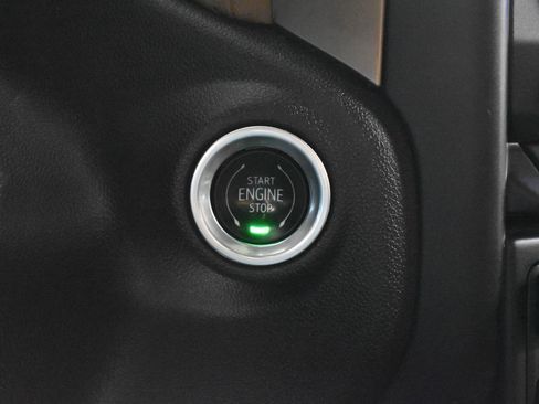 Used 2020 Chevrolet Silverado 1500 High Country image 15
