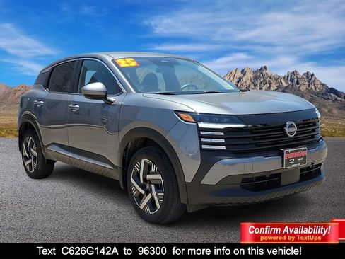 Used 2025 Nissan Kicks SV FWD image 1