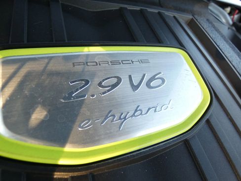 Used 2018 Porsche Panamera 4 image 79