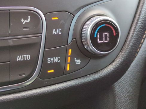 Used 2021 Chevrolet Equinox Premier image 22