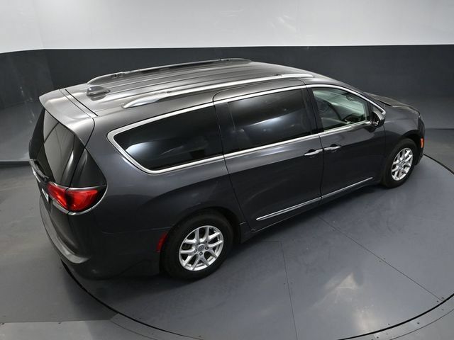 Used 2020 Chrysler Pacifica Touring-L FWD image 44