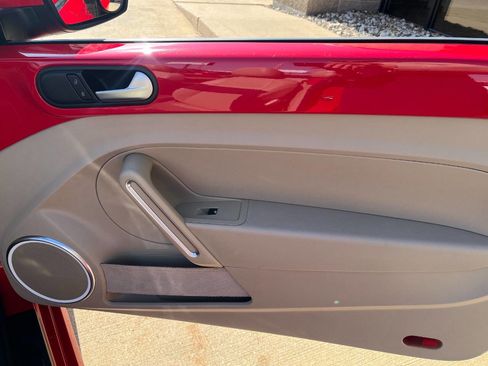 Used 2013 Volkswagen Beetle 2.5 image 17