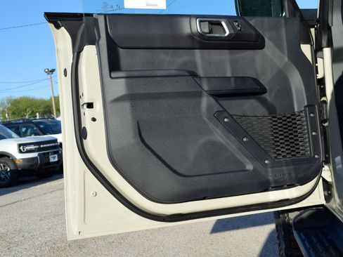 New 2026 Ford Bronco Outer Banks w/ Sasquatch Package image 19