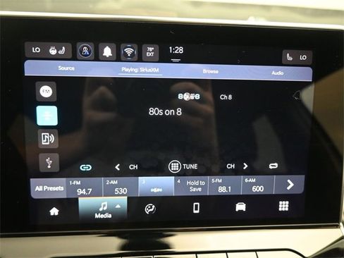 Used 2024 Jeep Compass Limited image 11