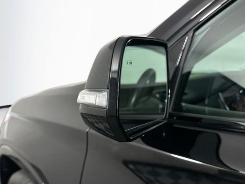 Used 2018 Chevrolet Traverse Premier w/ Redline Edition FWD image 16