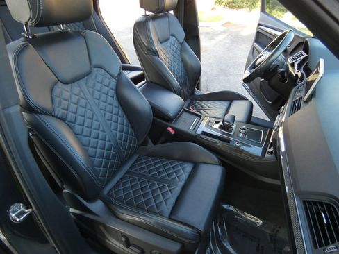 Used 2019 Audi SQ5 Premium Plus w/ Premium Plus Package image 30