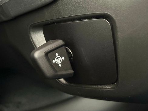 Used 2024 BMW X5 xDrive40i w/ Parking Assistance Package image 11