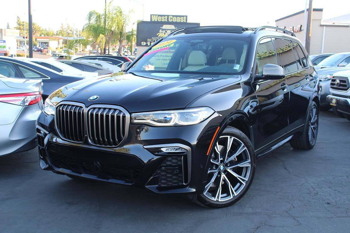 Used 2021 BMW X7 M50i w/ Dynamic Handling Package AWD/4WD image 55