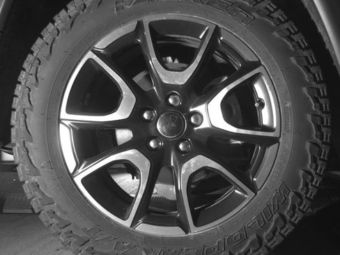 Used 2025 Jeep Compass Trailhawk AWD/4WD image 15