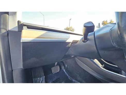 Used 2018 Tesla Model 3 Long Range image 26