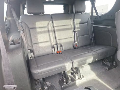 Used 2021 Chevrolet Suburban Z71 w/ Z71 Signature Package image 13