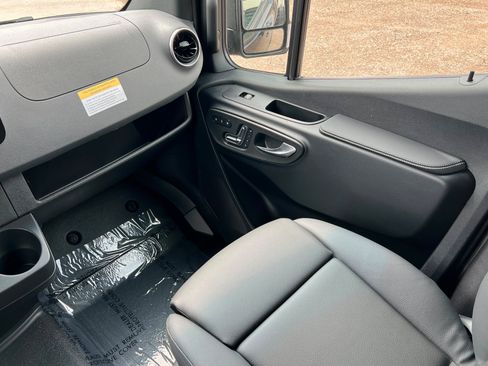 New 2026 Mercedes-Benz Sprinter 2500 image 10