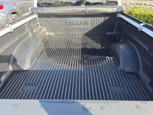 Used 2021 Nissan Frontier S image 16