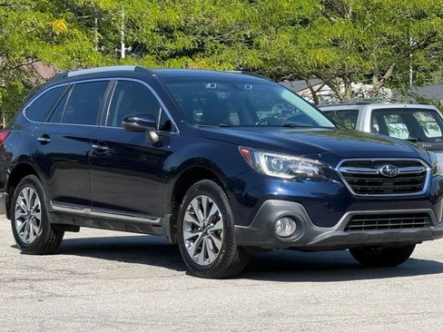 Used 2018 Subaru Outback 3.6R Touring AWD/4WD image 7