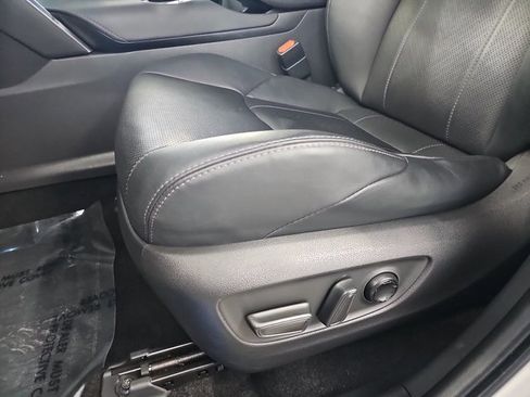Used 2021 Toyota Venza image 29