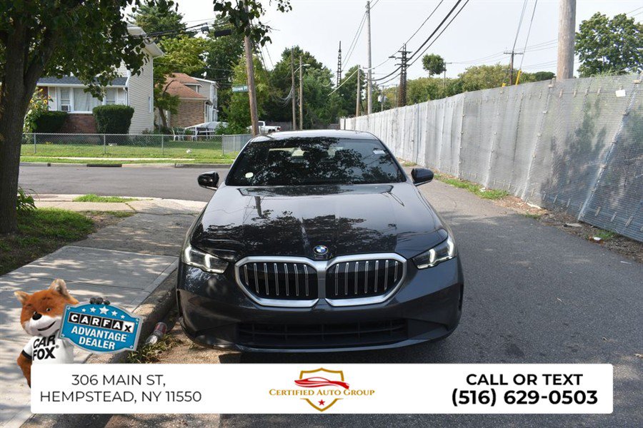Used 2025 BMW 530i RWD image 2