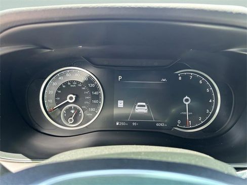 Used 2025 Genesis G70 2.5T image 29