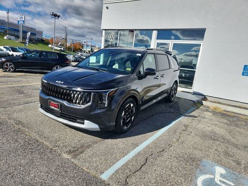 New 2026 Kia Carnival EX image 3