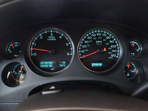 Used 2012 Chevrolet Suburban LTZ RWD image 27