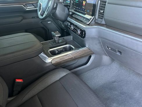 Used 2025 Chevrolet Silverado 1500 LT Trail Boss w/ Convenience Package II AWD/4WD image 19