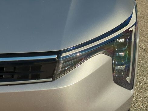 Used 2025 Kia K4 EX image 10