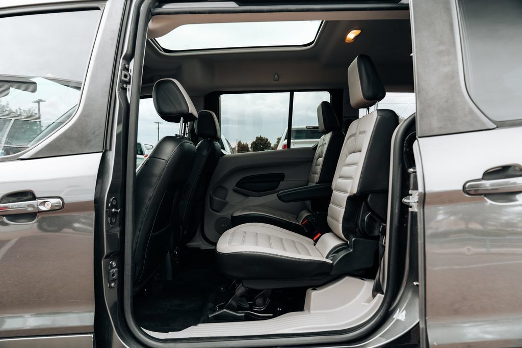Used 2019 Ford Transit Connect Titanium w/ Titanium Premium Package FWD image 33