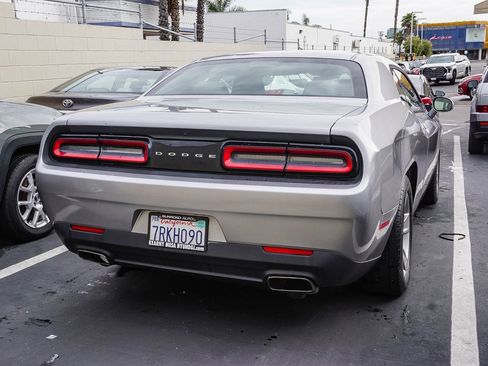 Used 2016 Dodge Challenger SXT image 6